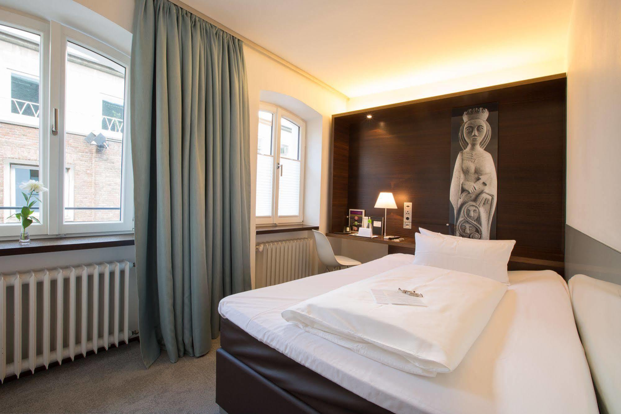 Stern Am Rathaus Hotel Köln Eksteriør billede